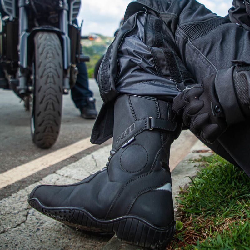 Bota-X11-Celeste-Cano-Medio-Feminina7
